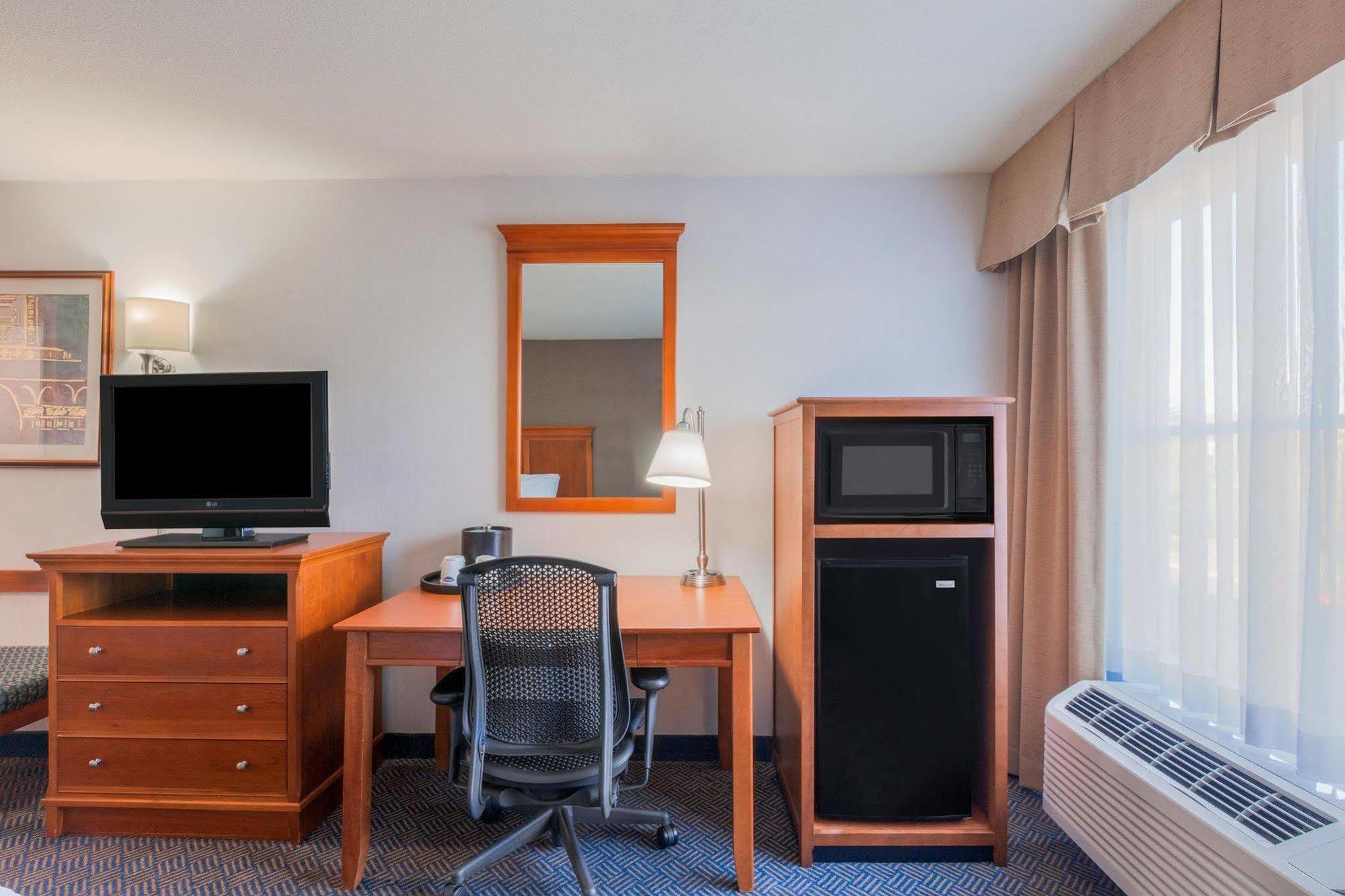 Springhill By Marriott Mission Valley 3*