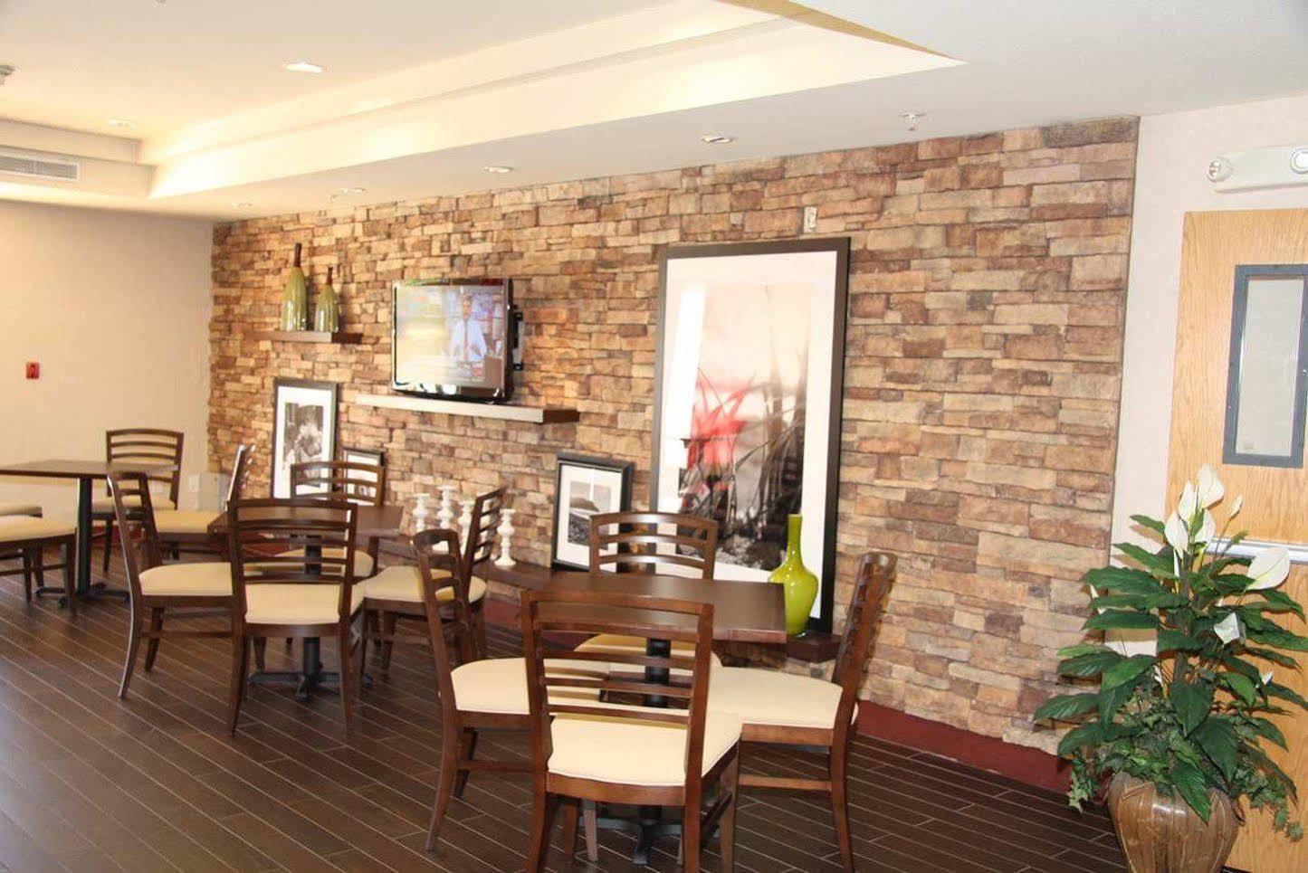 Hotel Springhill By Marriott Mission Valley 3*
