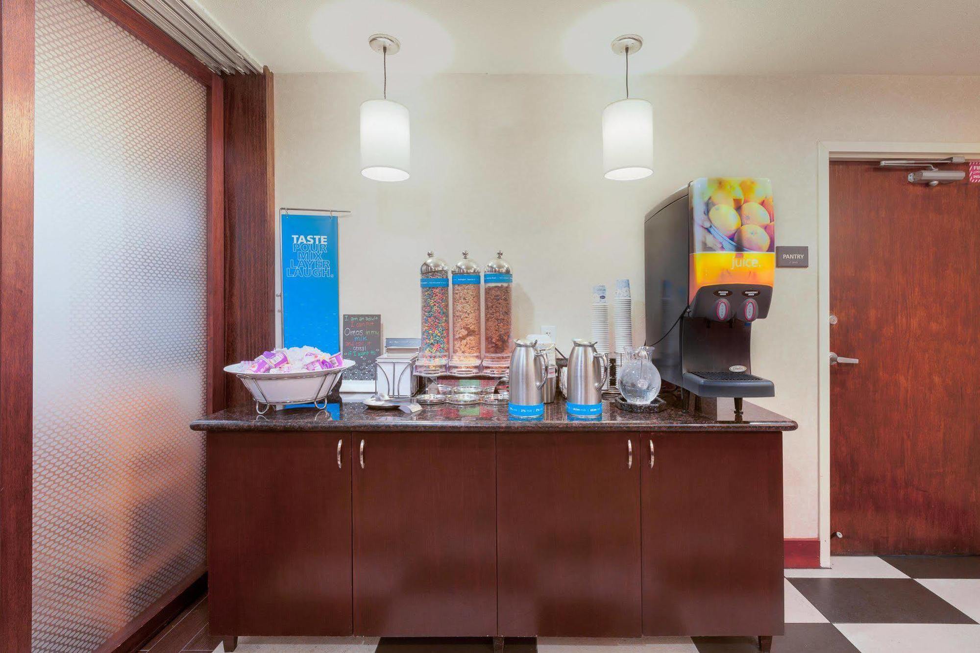 Springhill By Marriott Mission Valley 3* San Diego